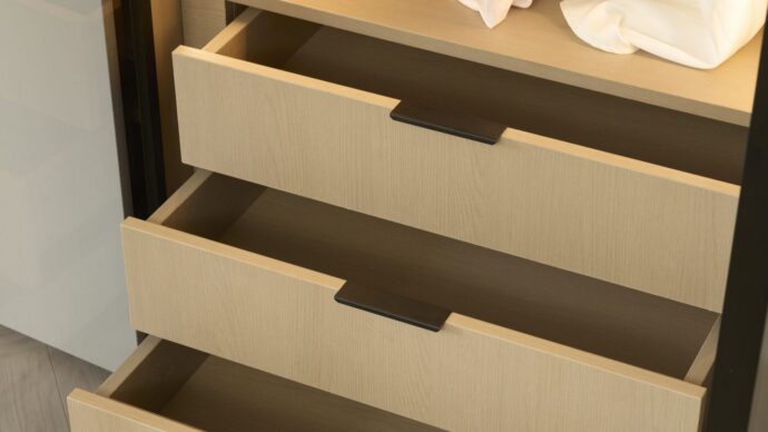ארון דגם הדר ‏‏– 4 דלתות גוון סהרה + תאורה