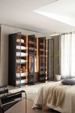 ארון דגם יהלום - 6 דלתות גוון שחור + תאורה