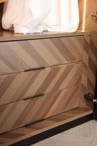 ארון דגם יהלום - 6 דלתות גוון שחור + תאורה