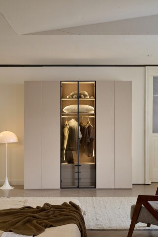 ארון דגם שירן - 6 דלתות סהרה גב בגוון עץ + תאורה