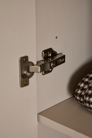 ארון דגם שירן - 6 דלתות סהרה גב בגוון עץ + תאורה