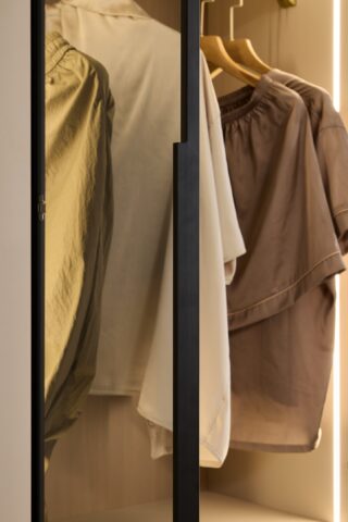 ארון דגם שירן - 6 דלתות סהרה גב בגוון עץ + תאורה