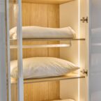 ארון דגם גלעד - 6 דלתות גוון שמנת + תאורה