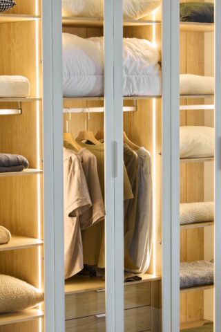 ארון דגם גלעד - 6 דלתות גוון שמנת + תאורה