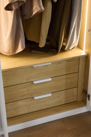 ארון דגם גלעד - 6 דלתות גוון שמנת + תאורה