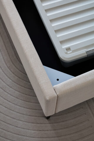 מיטה דגם מדריד – שמנת + ארגז מצעים ומזרן מתנה