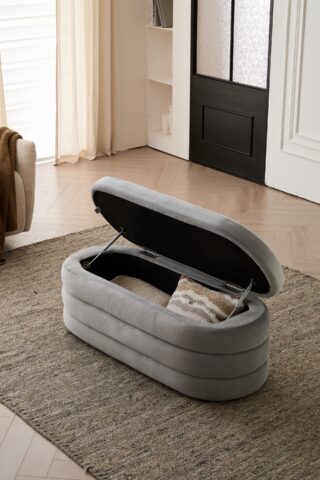 הדום מדריד בגוון אפור בד קטיפה