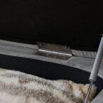 הדום מדריד בגוון אפור בד קטיפה