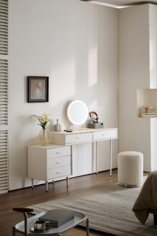 קומודה ומראה דגם רוז לבן