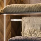 ארון דגם גלעד - 4 דלתות גוון שחור + תאורה