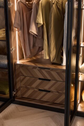 ארון דגם גלעד - 6 דלתות גוון שחור + תאורה