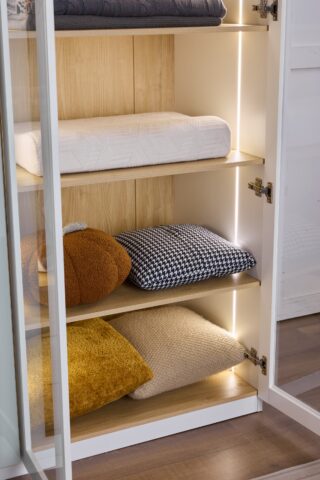 ארון דגם גלעד - 4 דלתות גוון שמנת + תאורה