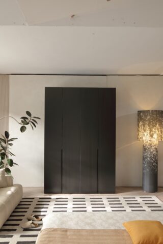 ארון דגם רן - 4 דלתות גוון שחור