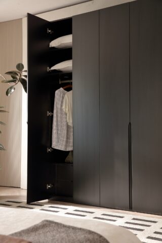 ארון דגם רן - 4 דלתות גוון שחור