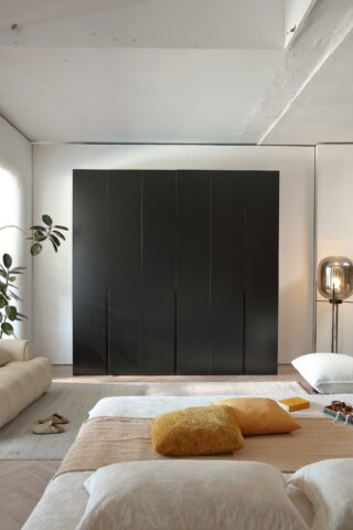 ארון דגם רן - 6 דלתות גוון שחור