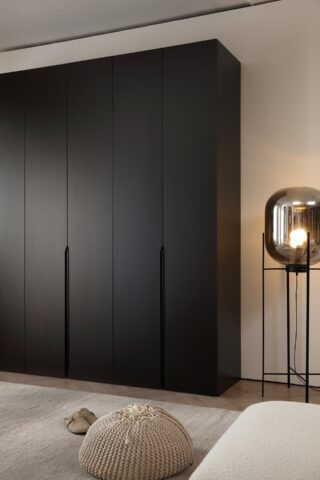 ארון דגם רן - 6 דלתות גוון שחור