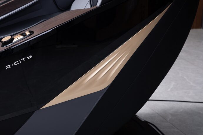 כורסת עיסוי M4