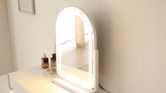 קומודה ומראה דגם סתיו