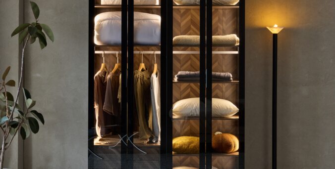 ארון דגם גלעד - 4 דלתות גוון שחור + תאורה