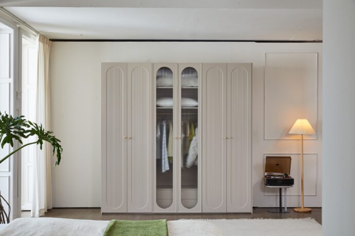 ארון דגם דניאל - 6 דלתות גוון סהרה + תאורה