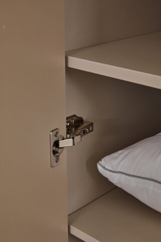 ארון דגם דניאל - 6 דלתות גוון סהרה + תאורה