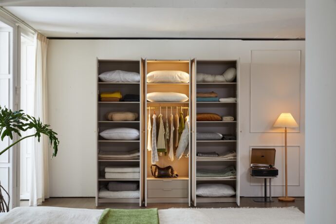 ארון דגם דניאל - 6 דלתות גוון סהרה + תאורה