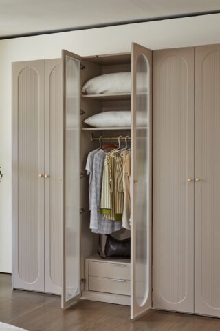 ארון דגם דניאל - 6 דלתות גוון סהרה + תאורה