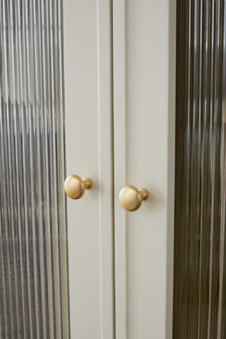 ארון דגם דניאל - 6 דלתות גוון שמנת + תאורה