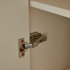 ארון דגם דניאל - 6 דלתות גוון שמנת + תאורה