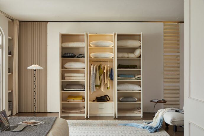 ארון דגם דניאל - 6 דלתות גוון שמנת + תאורה