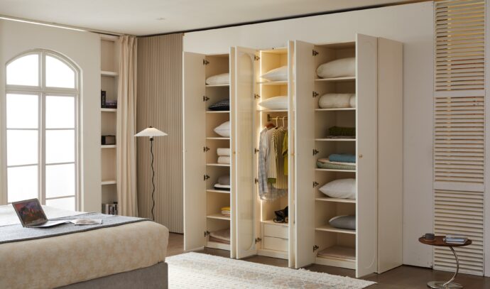 ארון דגם דניאל - 6 דלתות גוון שמנת + תאורה