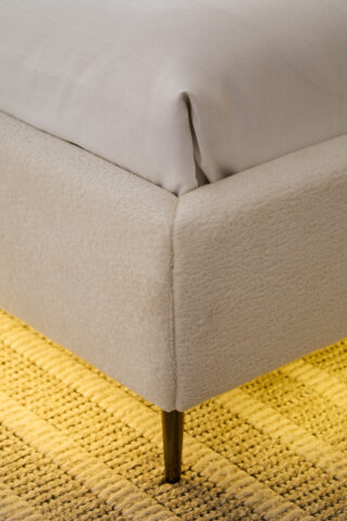 מיטה דגם פריז - שמנת בד טדי + מזרן במתנה