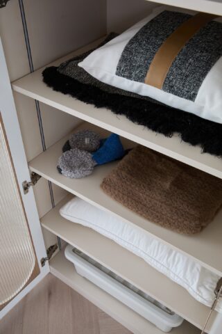 ארון דגם אגם 6 דלתות בגוון סהרה + תאורה