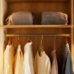 ארון הזזה דגם לין 2 דלתות בגוון שמנת 160/240