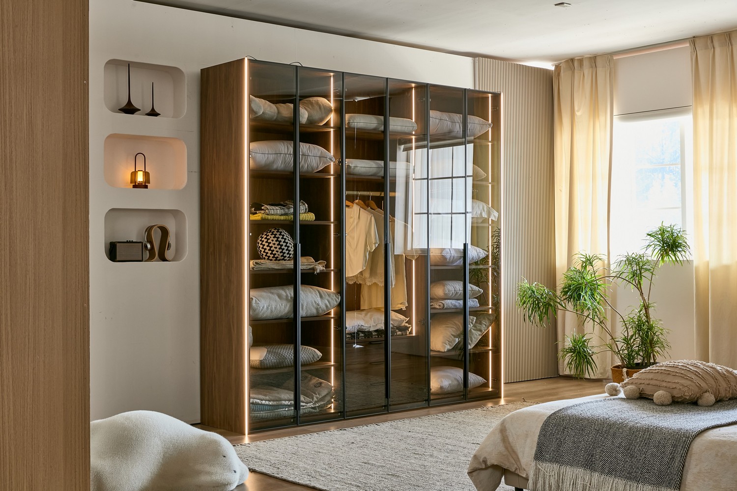 ארון דגם רז 6 דלתות בגוון אגוז + תאורה