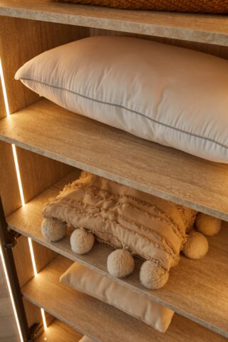 ארון דגם רז 6 דלתות בגוון טרוורטין + תאורה