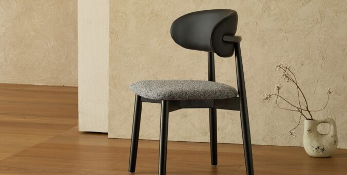 כיסא דגם מולה שחור