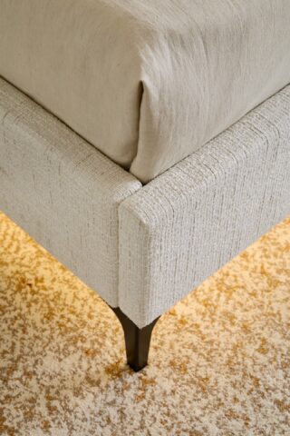 מיטה דגם ונציה - שמנת FABRIC + מזרן מתנה