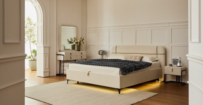 מיטה דגם פראג - שמנת FABRIC + ארגז מצעים ומזרן מתנה