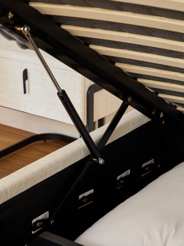 מיטה דגם פראג - שמנת FABRIC + ארגז מצעים ומזרן מתנה