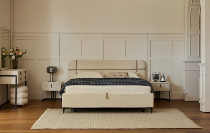 מיטה דגם פראג - שמנת FABRIC + ארגז מצעים ומזרן מתנה