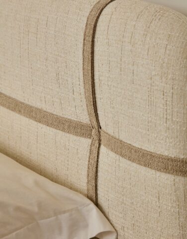 מיטה דגם פראג - שמנת FABRIC + ארגז מצעים ומזרן מתנה