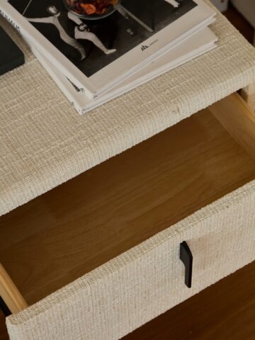 מיטה דגם פראג - שמנת FABRIC + מזרן מתנה