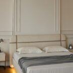 מיטה דגם פראג - שמנת FABRIC + מזרן מתנה