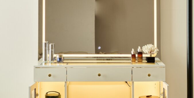 קומודה ומראה דגם אורן