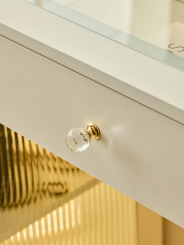 קומודה ומראה דגם אורן