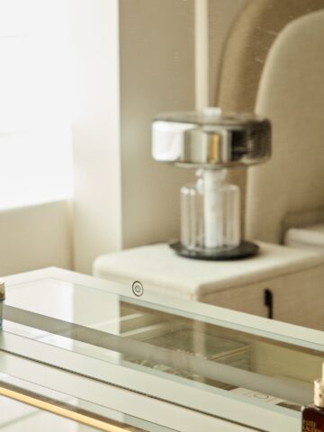 קומודה ומראה דגם אורן