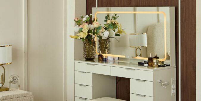 קומודה ומראה דגם אירוס