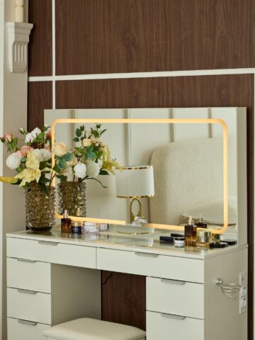 קומודה ומראה דגם אירוס