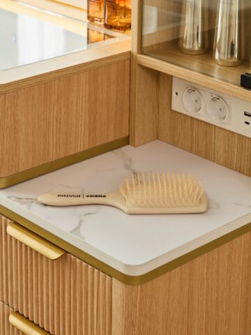 קומודה ומראה דגם ויקטוריה